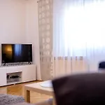 Sandy Paradiese Gæstehus Lopar