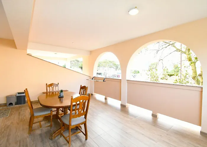 Sandy Paradiese Πανσιόν Lopar