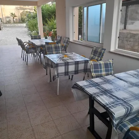 And Lidija 3* Lopar