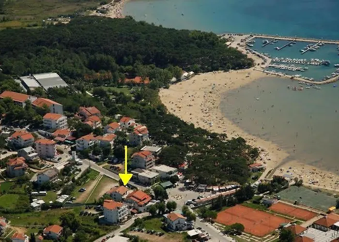 Sandy Paradiese Lopar