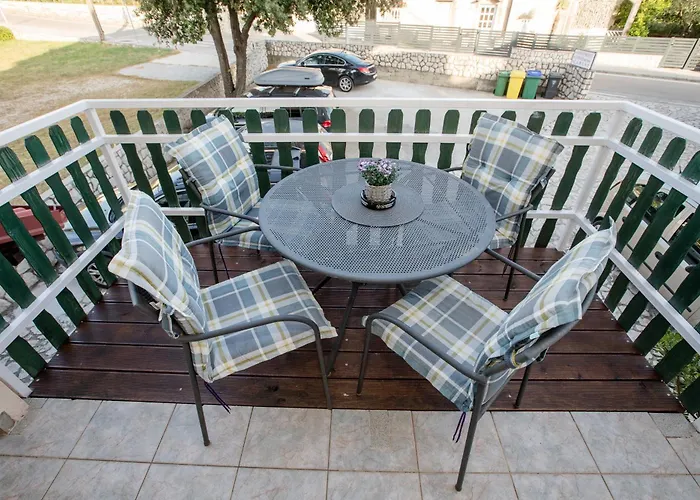 Sandy Paradiese ゲストハウス ロパール